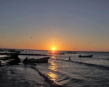 Wayak Holbox Hotel Bagian luar foto
